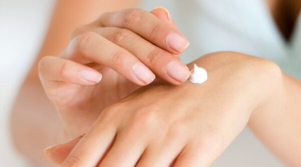 Beauty at your fingertips – how to care for your hands? Methods for dry hands
